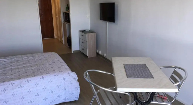 Апартаменты Appartement Touraine Vue sur la Vallée du Cher