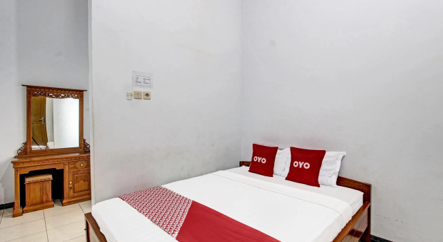 Номер Deluxe Capital O 90643 Suri Guest House Syariah