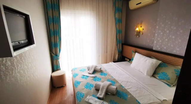 Двухместный номер Economy с балконом Hotel Broken Column