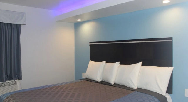Day N Night Inn
