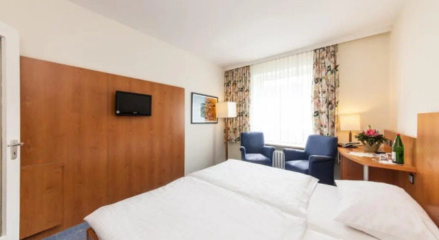 Четырёхместный номер Standard Hotel Drei Kronen Elmshorn