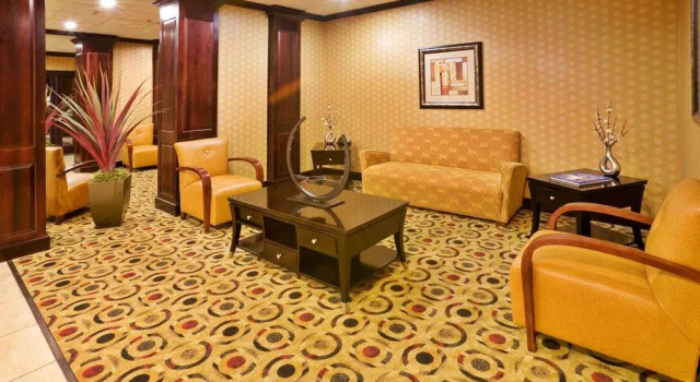 Holiday Inn Express & Suites Denison North-Lake Texoma
