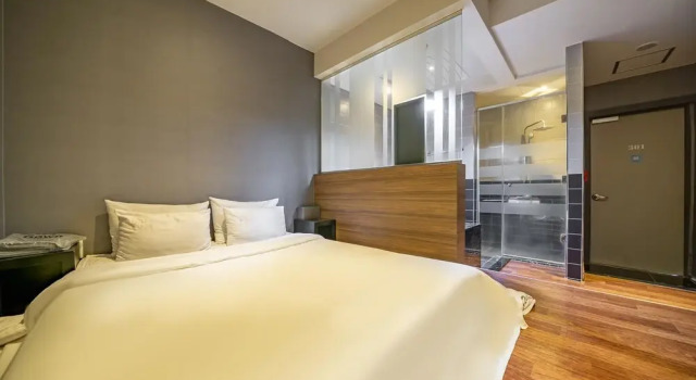 Changwon V3 Self Check-In Motel