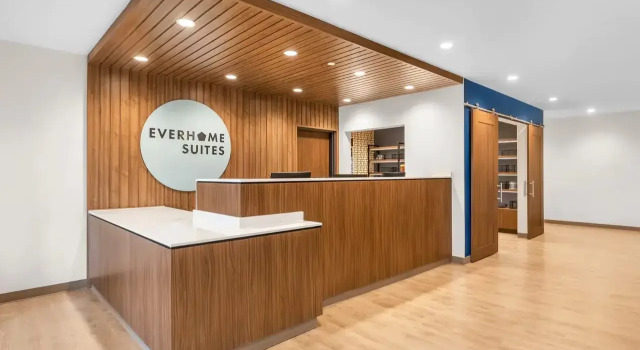 Everhome Suites Clarksville Ft Campbell Area by Choice Hotels, Boek Hotel Hotels in Clarksville met parkeren, Parkeren