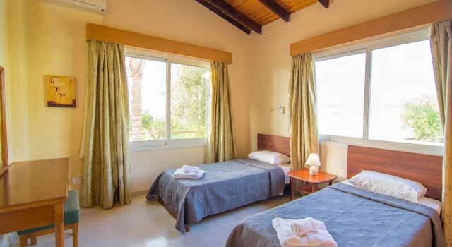 Corallia Villa ,3 Bedrooms see and Forest View, Prenota Villa Hotel 3 stelle a Paphos, 3*