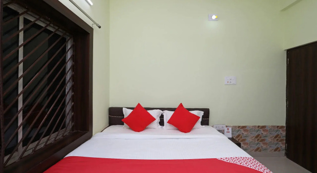 OYO 18417 Sri Hari Guest House