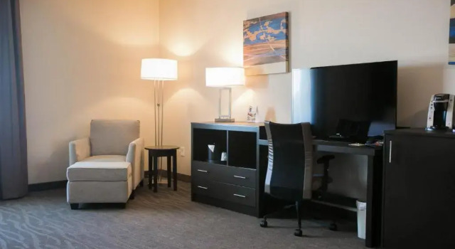 Четырёхместный номер Standard Holiday Inn Longview - North by IHG