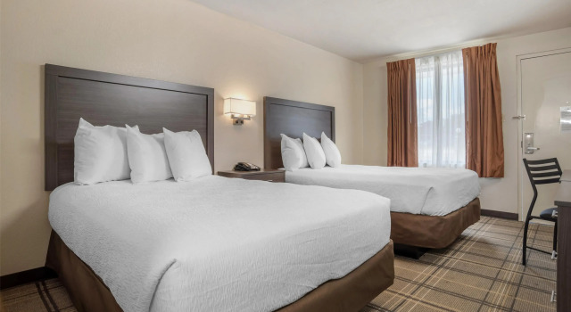 Четырёхместный номер Standard SureStay by Best Western Gonzales