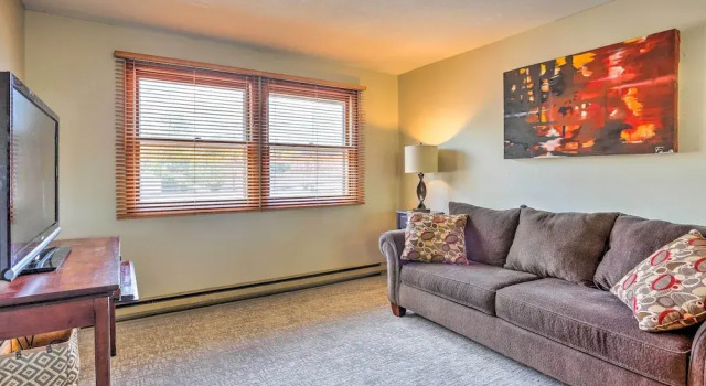 Апартаменты Charming Rapid City Apartment: Walk to Lake!