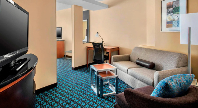 Люкс Fairfield Inn & Suites Baltimore Downtown/Inner Harbor