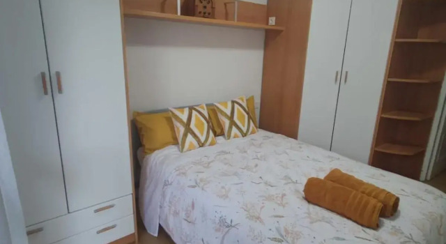 Sagasti, Book Hotel  
