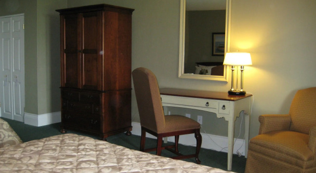 The Gananoque Inn, Rezervovat Hotel Hotely v Gananoque s bazénem, Bazén