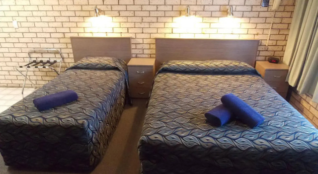 Cowra Crest Motel, Забронировать Мотель Каура Central West NSW, рядом с Японский сад Кауры