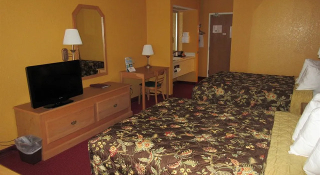 Parkfield Inn - Clinton, Boek Hotel Hotels in Missouri met zwembad, Zwembad
