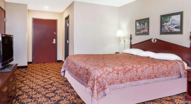 Двухместный номер Standard Super 8 by Wyndham Evansville North