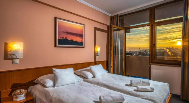 Апартаменты с балконом Duna Hotel