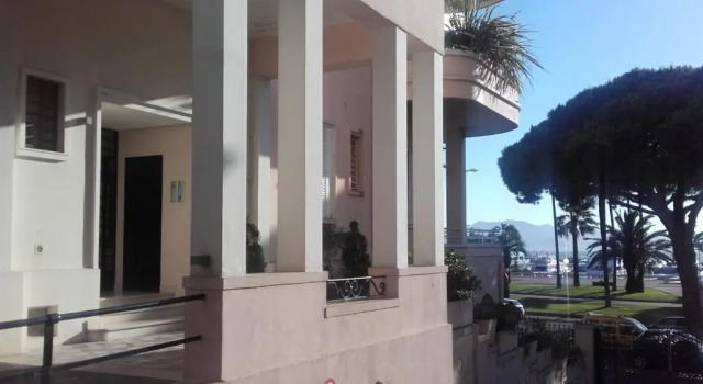 Nice flat with TERRACE on the Croisette