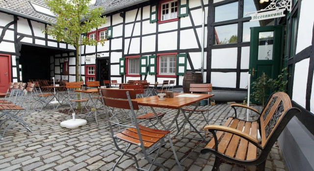 Modernes Apartment mit Parkplatz in der Eifel, Забронировать Апартаменты/квартира Шлайден Айфель