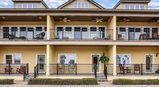 Dog Friendly Home with Ocean View from Balcony by RedAwning, Забронировать Апартаменты/квартира Амилия Jacksonville Coast