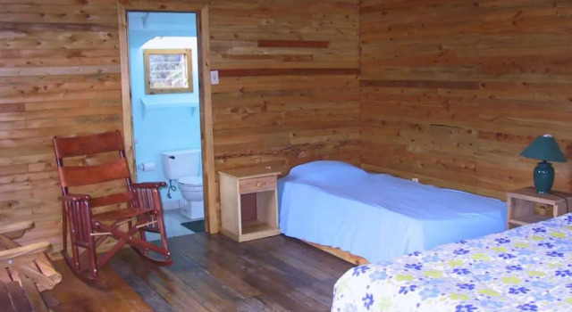 Номер Standard с красивым видом из окна Quetzal Valley Cabins