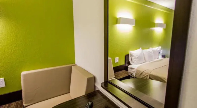 Четырёхместный номер Standard Motel 6-Woodway, TX