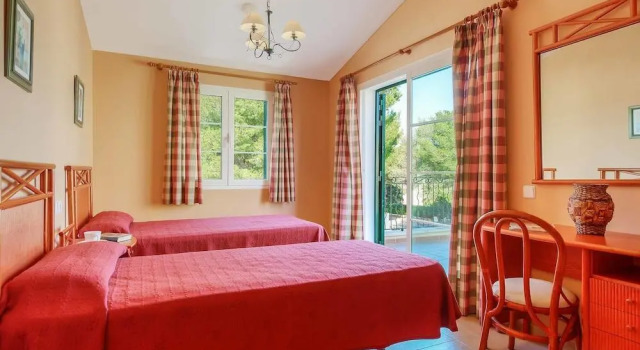 Villa Alicia, Book Villa Hotels in Ciutadella with Parking, Parking