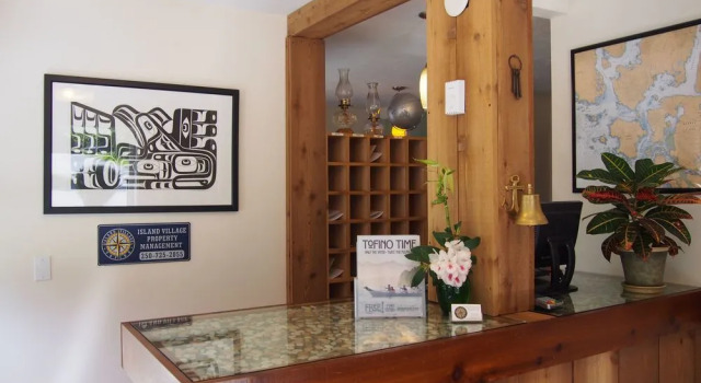 Island Village Properties at Fred Tibbs, Book Hotel Clayoquot Sound 