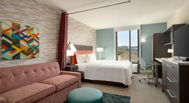 Двухместная студия-люкс Home2 Suites By Hilton Woodland Hills Los Angeles
