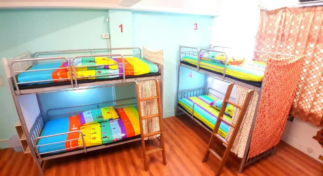 Кровать в общем номере (мужской номер) Station Sea b&b - Hostel