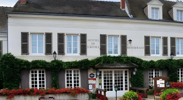 Logis Hôtel Auberge De Lecole, Book Hostel  