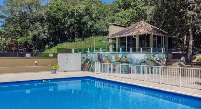 Apt in Condo w/ Pool 140 m From the Beach Rar0213