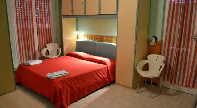 Hotel Geppi, Забронировать Отель Отели в центре Пьетра-Лигуре с завтраком, отели в центре Пьетра-Лигуре с завтраком