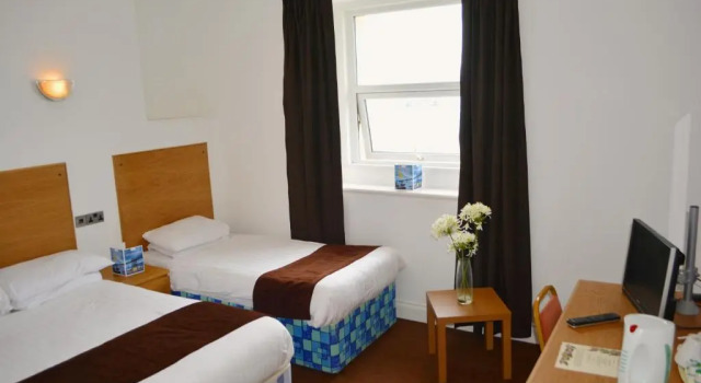 Трёхместный номер Standard с видом на море Four Saints Brig Y Don Hotel