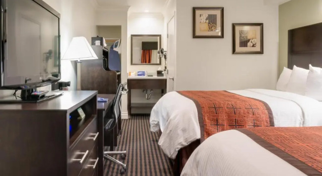Четырёхместный номер Standard Seaside Inn
