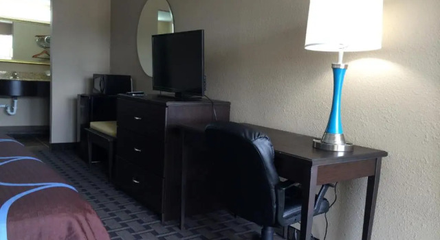 Четырёхместный номер Standard Super 8 by Wyndham Lakeland