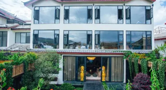 South Park Chunxiao Homestay, Prenota Hotel Hotel a Lijiang con parcheggio, Parcheggio
