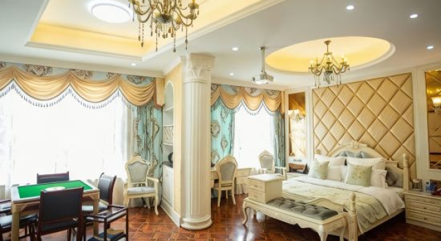 Suite Impression Theme Hotel