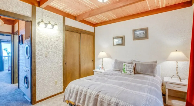 Апартаменты 1 Mi to Stagecoach Lift! Homey Tahoe Townhome