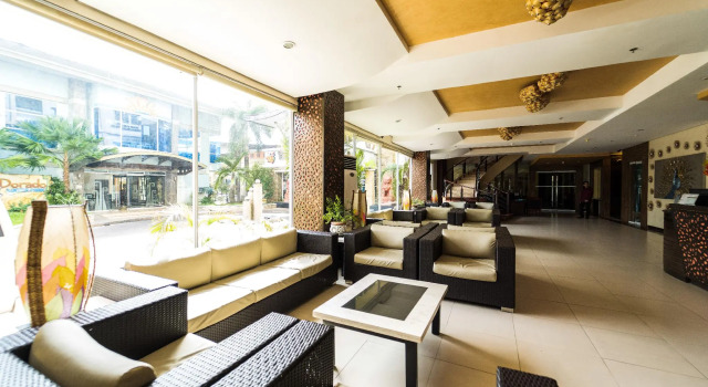 Mo2 Westown Hotel and Resort