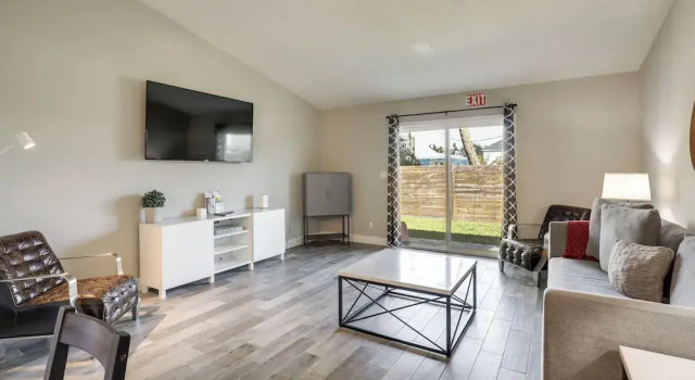 Prime Spot Near Dtwn! Modern Anastasia Island Home