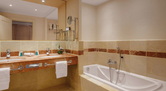 Номер Superior с балконом и с видом на бассейн Steigenberger Hotel and Resort Camp de Mar