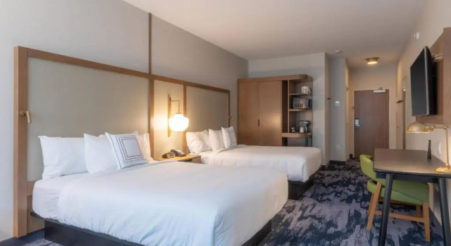 Четырёхместный номер Standard с видом на горы Fairfield by Marriott Inn & Suites Revelstoke