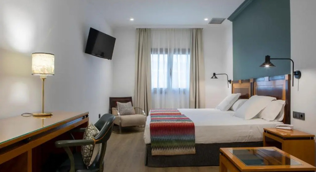 Трёхместный номер Hotel Don Curro