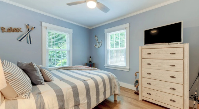 Коттедж с 4 комнатами 'commodore Bay Waterfront Home on Lake Norman!