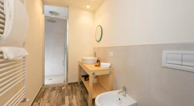 Люкс с видом на сад Amarina Hotel