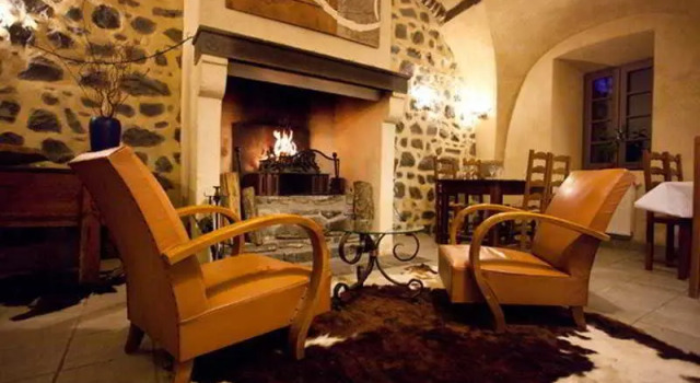 Auberge de la Loue, Забронировать Хостел Сен-Сатурнен Auvergne Volcanoes