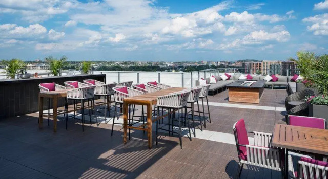 Кровать в общем номере Courtyard by Marriott Washington Downtown/Convention Center