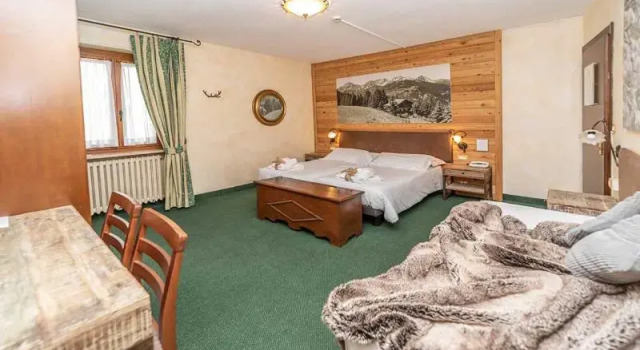 Трёхместный номер Superior с балконом Hotel Gran Baita
