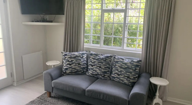 Люкс Deluxe Beluga of Constantia Guest House