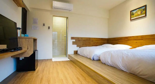 Standard négyágyas szoba erkéllyel New Live B&B